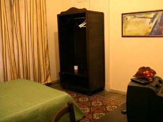 ALOI ROOMS B & B