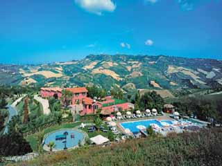 COUNTRY HOTEL I CALANCHI