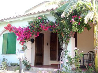 B & B RIO CASTANGIAS