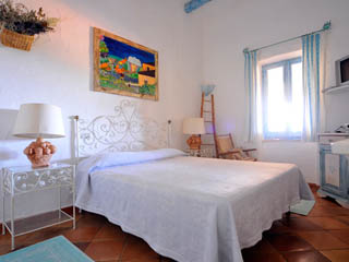 B & B COSTASMERALDA