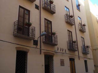 LA PARANZA APARTMENTS